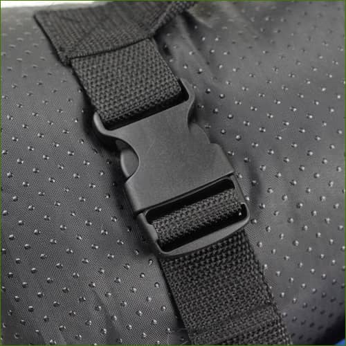 détail boucles attache